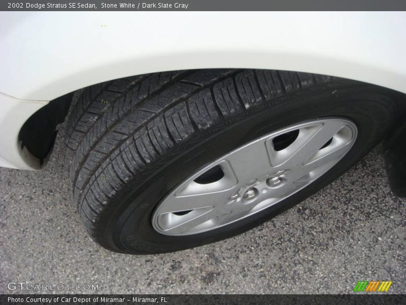 Stone White / Dark Slate Gray 2002 Dodge Stratus SE Sedan
