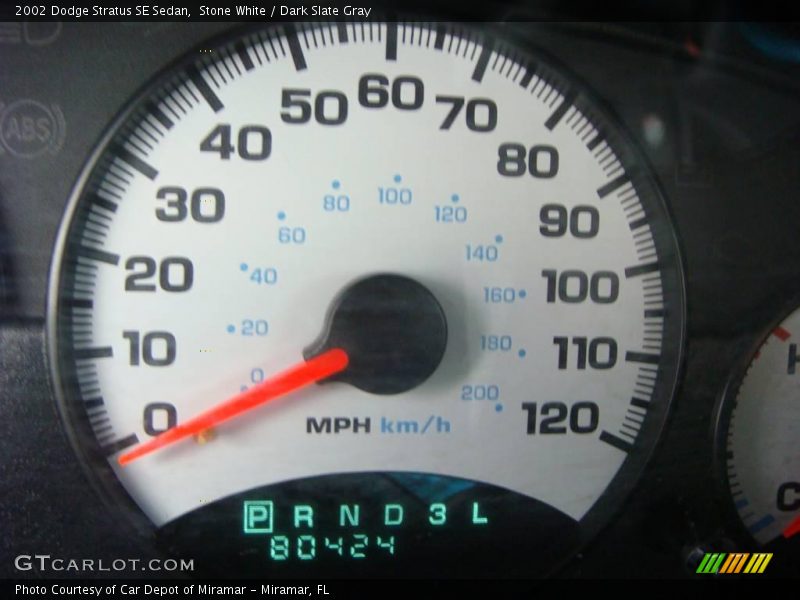 Stone White / Dark Slate Gray 2002 Dodge Stratus SE Sedan