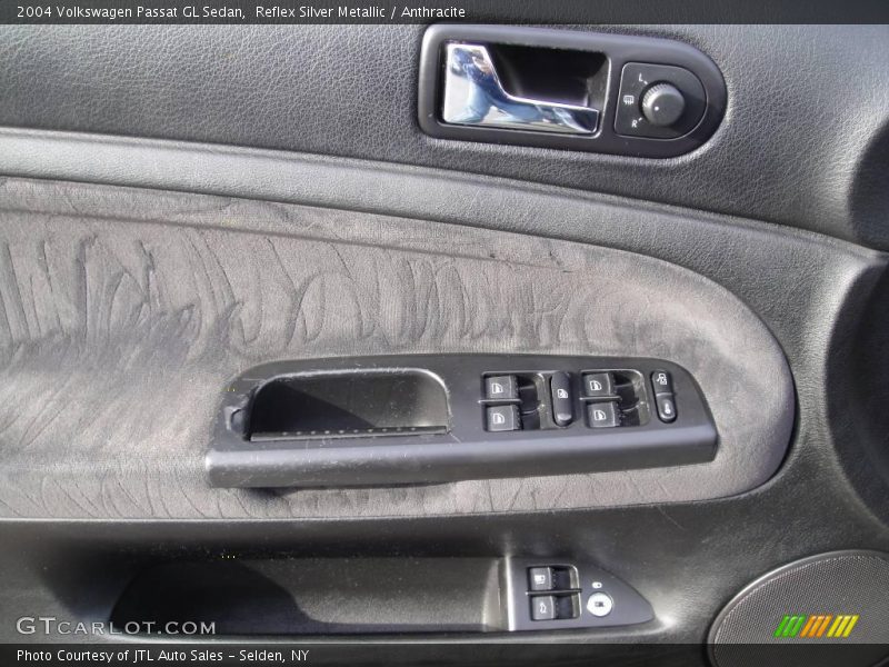Reflex Silver Metallic / Anthracite 2004 Volkswagen Passat GL Sedan