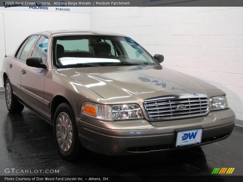 Arizona Beige Metallic / Medium Parchment 2005 Ford Crown Victoria