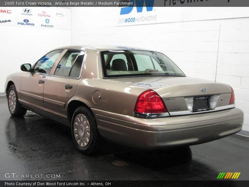 Arizona Beige Metallic / Medium Parchment 2005 Ford Crown Victoria