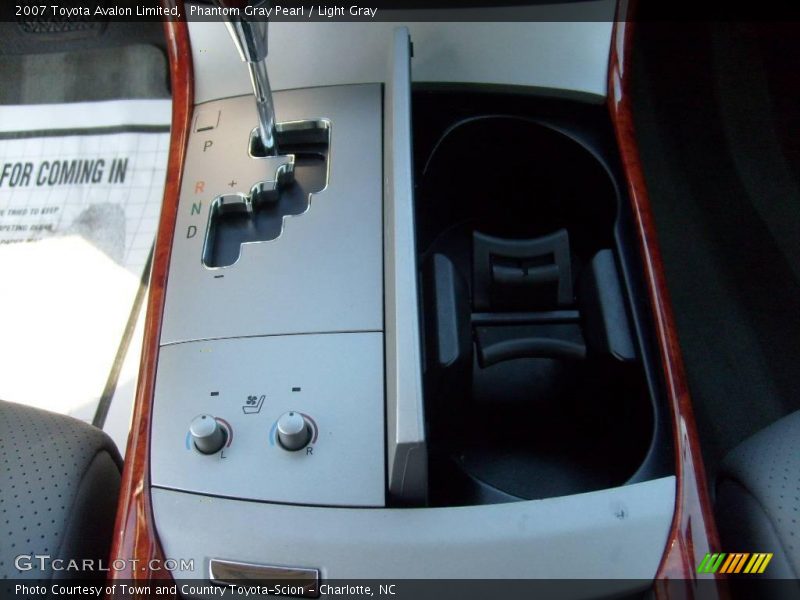 Phantom Gray Pearl / Light Gray 2007 Toyota Avalon Limited