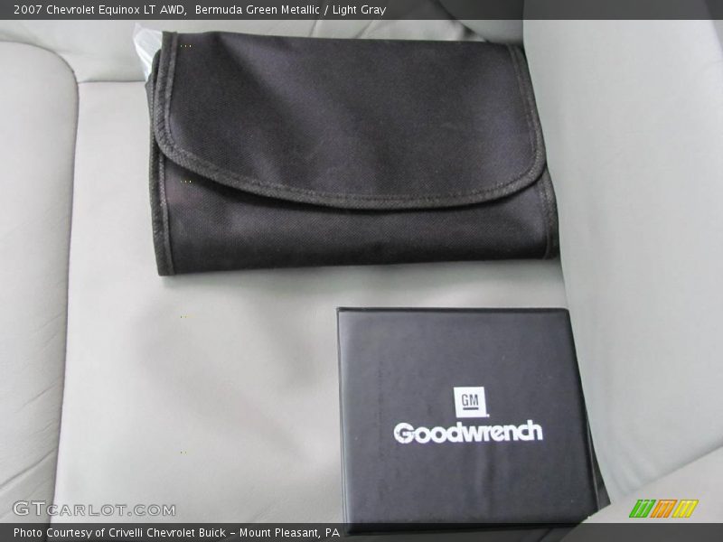 Bermuda Green Metallic / Light Gray 2007 Chevrolet Equinox LT AWD