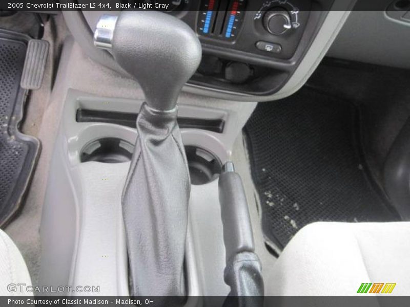 Black / Light Gray 2005 Chevrolet TrailBlazer LS 4x4