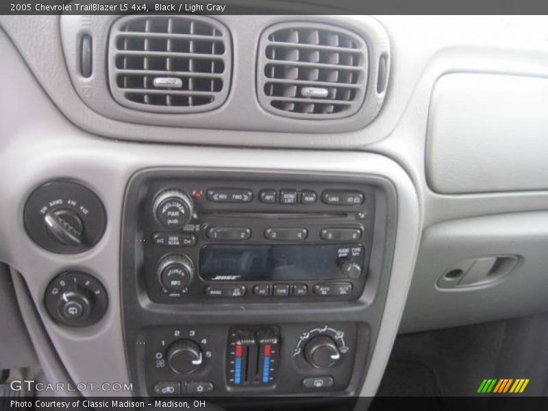 Black / Light Gray 2005 Chevrolet TrailBlazer LS 4x4