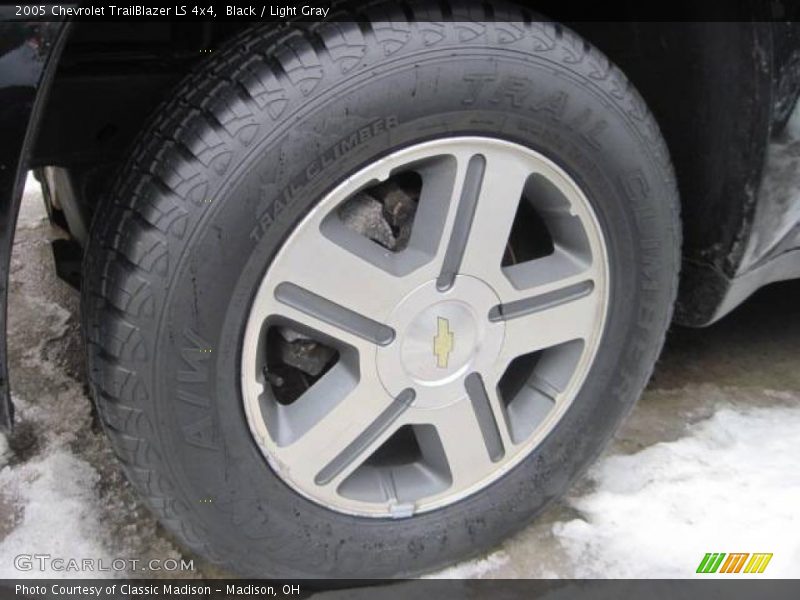 Black / Light Gray 2005 Chevrolet TrailBlazer LS 4x4