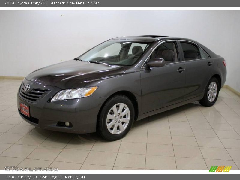 Magnetic Gray Metallic / Ash 2009 Toyota Camry XLE