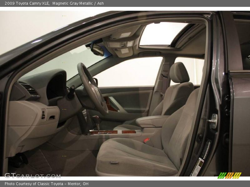 Magnetic Gray Metallic / Ash 2009 Toyota Camry XLE