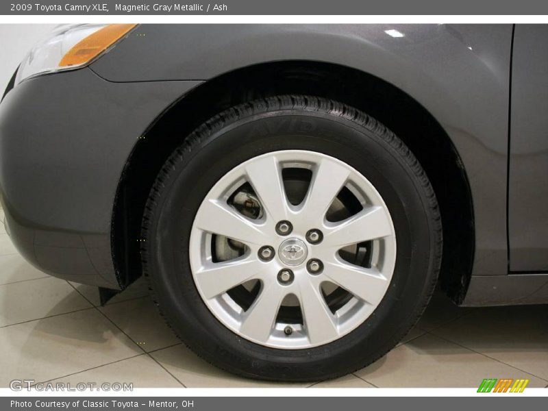 Magnetic Gray Metallic / Ash 2009 Toyota Camry XLE