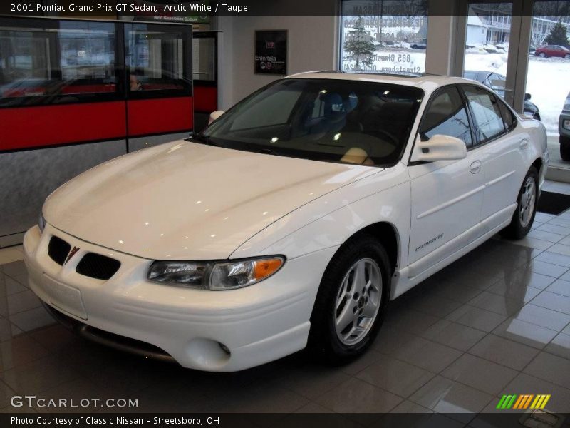 Arctic White / Taupe 2001 Pontiac Grand Prix GT Sedan
