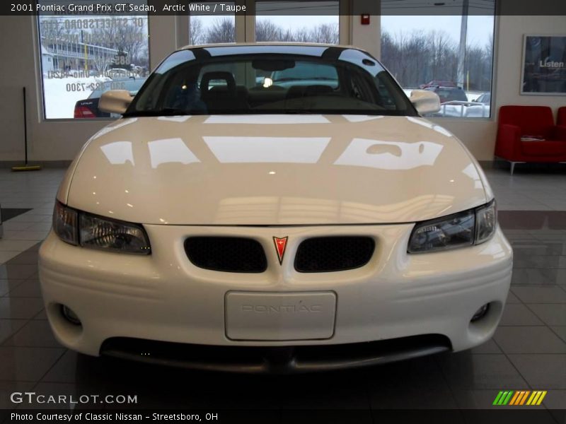 Arctic White / Taupe 2001 Pontiac Grand Prix GT Sedan