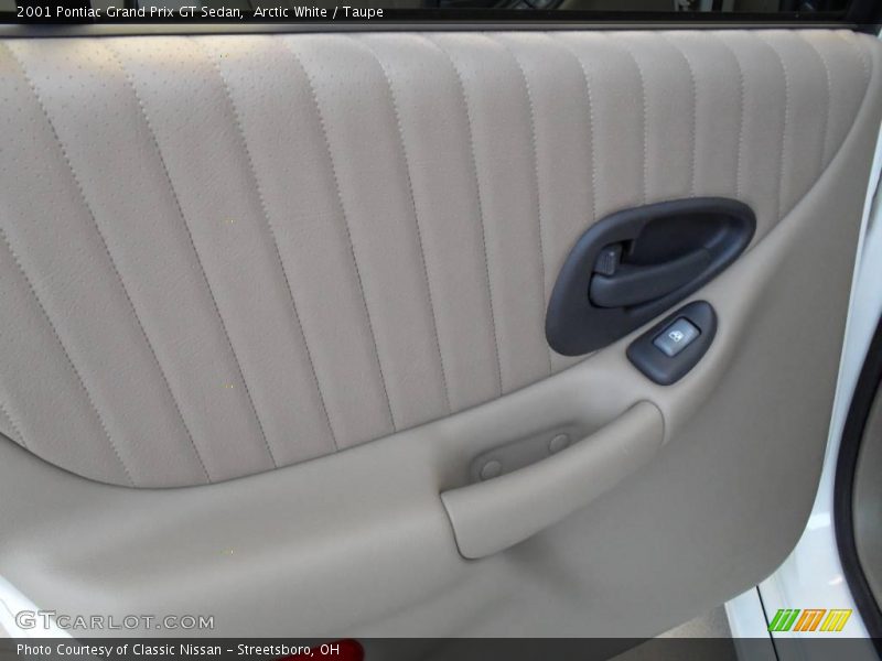 Arctic White / Taupe 2001 Pontiac Grand Prix GT Sedan
