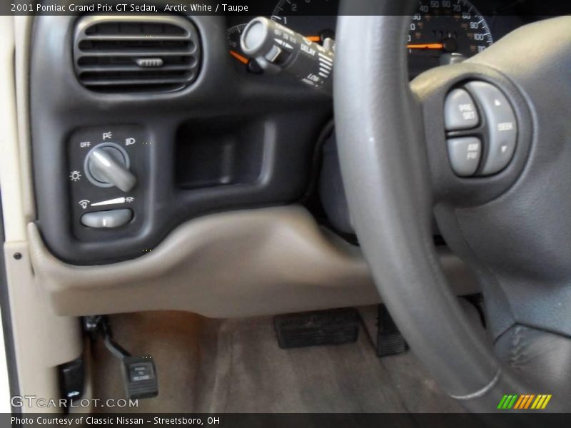 Arctic White / Taupe 2001 Pontiac Grand Prix GT Sedan