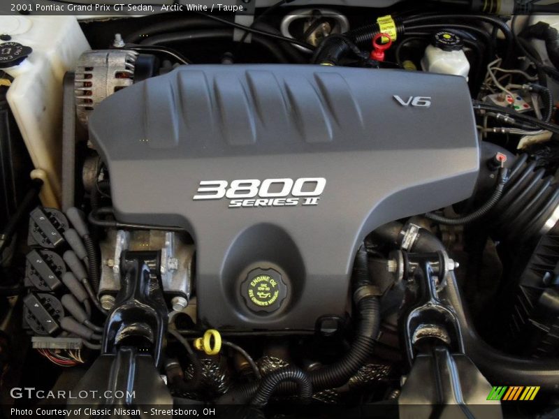 Arctic White / Taupe 2001 Pontiac Grand Prix GT Sedan
