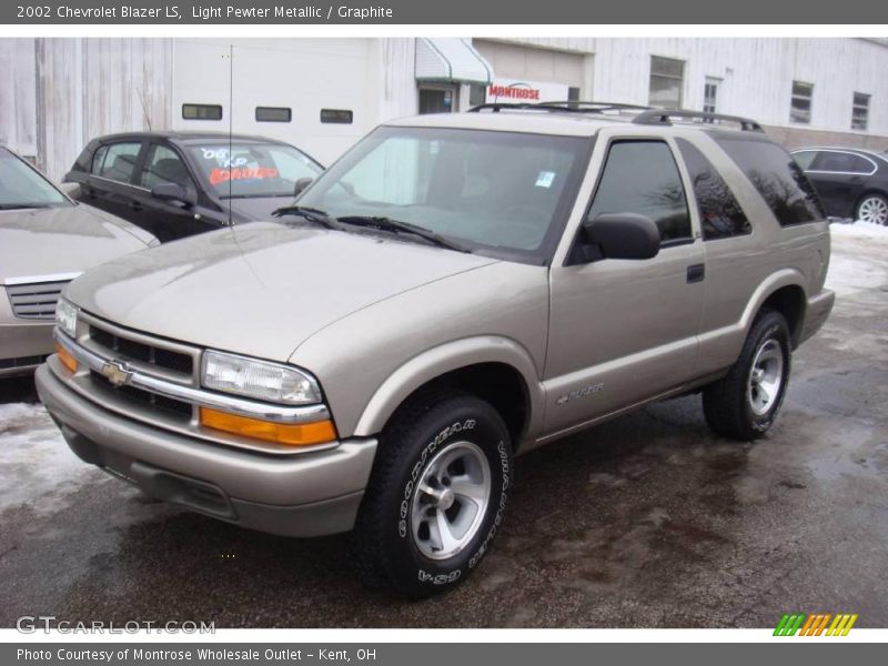 Light Pewter Metallic / Graphite 2002 Chevrolet Blazer LS
