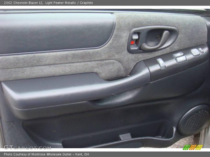 Light Pewter Metallic / Graphite 2002 Chevrolet Blazer LS