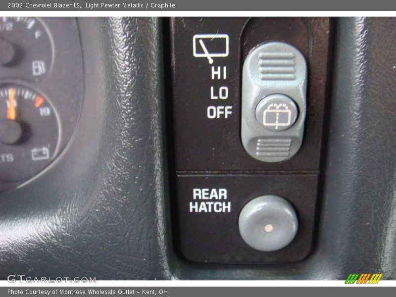 Light Pewter Metallic / Graphite 2002 Chevrolet Blazer LS