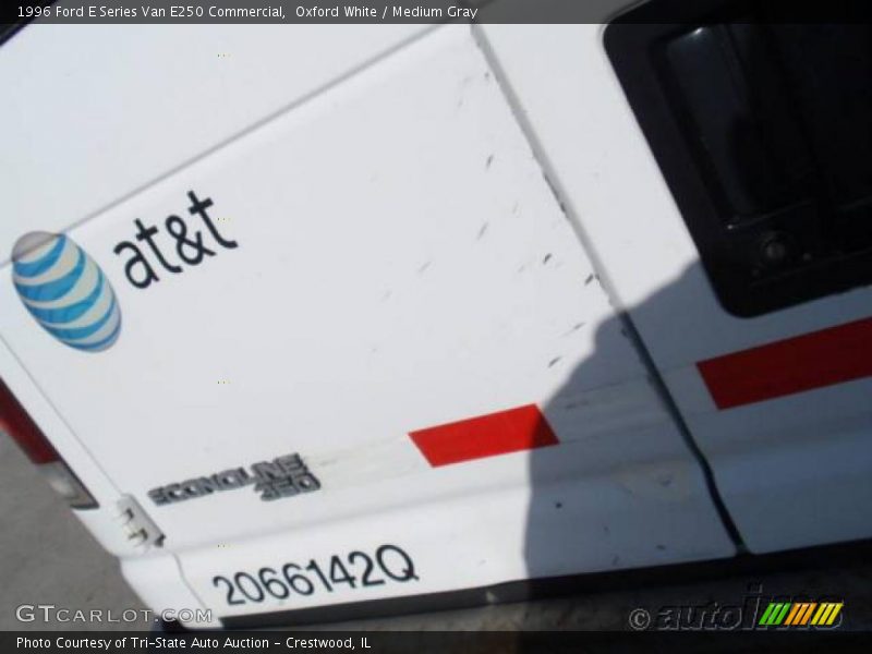 Oxford White / Medium Gray 1996 Ford E Series Van E250 Commercial
