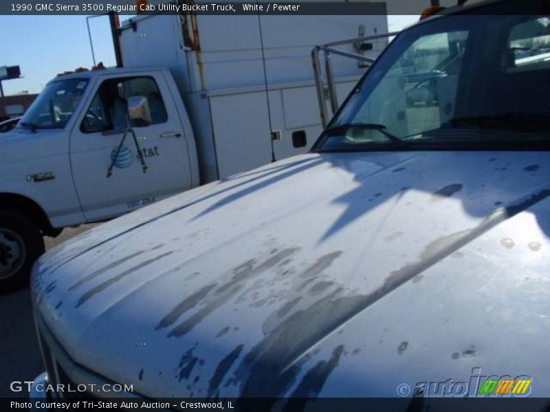 White / Pewter 1990 GMC Sierra 3500 Regular Cab Utility Bucket Truck