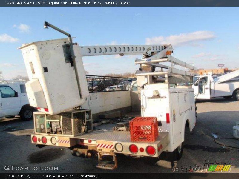 White / Pewter 1990 GMC Sierra 3500 Regular Cab Utility Bucket Truck