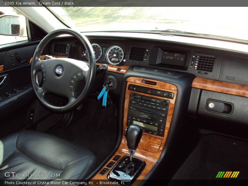 Cream Gold / Black 2005 Kia Amanti