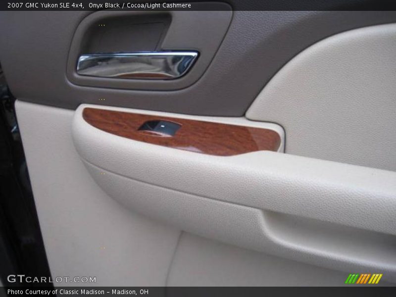Onyx Black / Cocoa/Light Cashmere 2007 GMC Yukon SLE 4x4