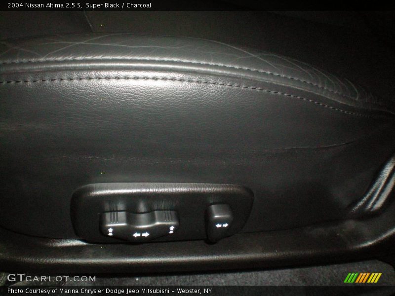 Super Black / Charcoal 2004 Nissan Altima 2.5 S