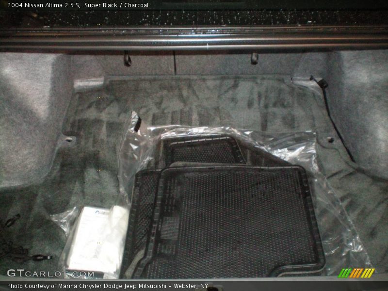 Super Black / Charcoal 2004 Nissan Altima 2.5 S
