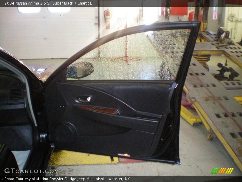 Super Black / Charcoal 2004 Nissan Altima 2.5 S