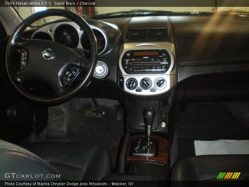 Super Black / Charcoal 2004 Nissan Altima 2.5 S