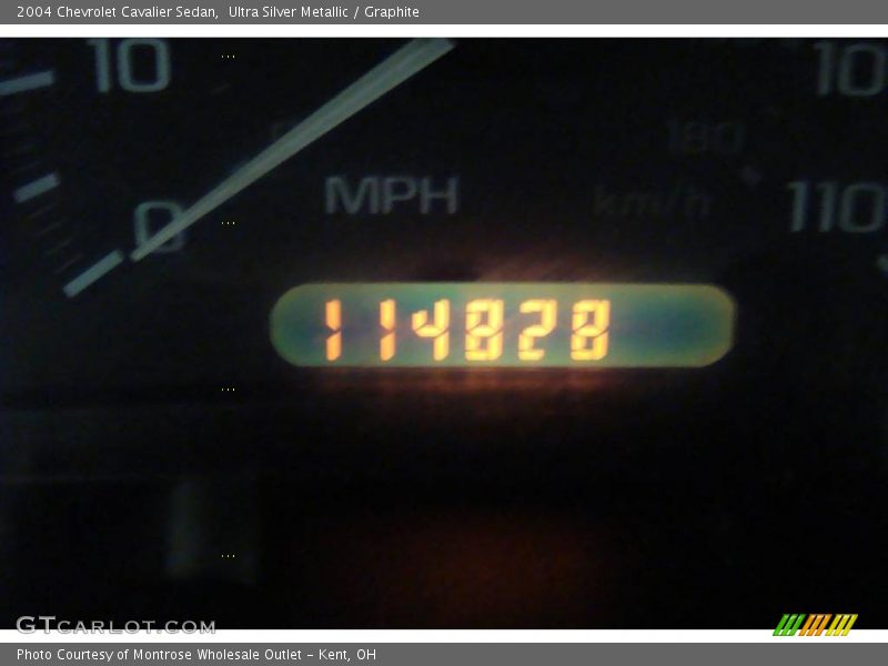 Ultra Silver Metallic / Graphite 2004 Chevrolet Cavalier Sedan