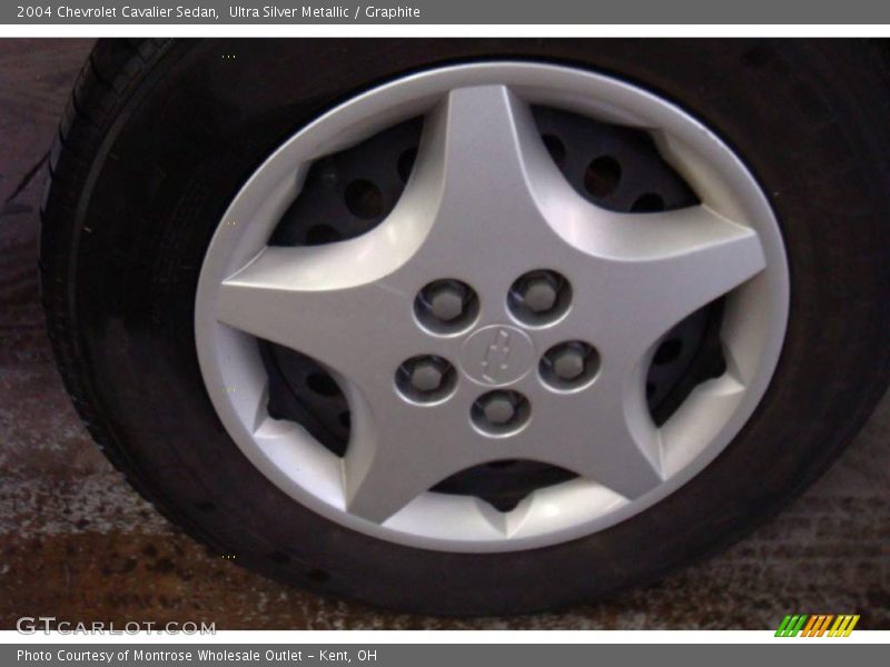 Ultra Silver Metallic / Graphite 2004 Chevrolet Cavalier Sedan