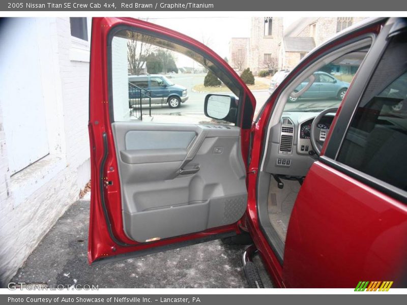 Red Brawn / Graphite/Titanium 2005 Nissan Titan SE Crew Cab 4x4