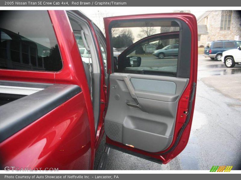 Red Brawn / Graphite/Titanium 2005 Nissan Titan SE Crew Cab 4x4