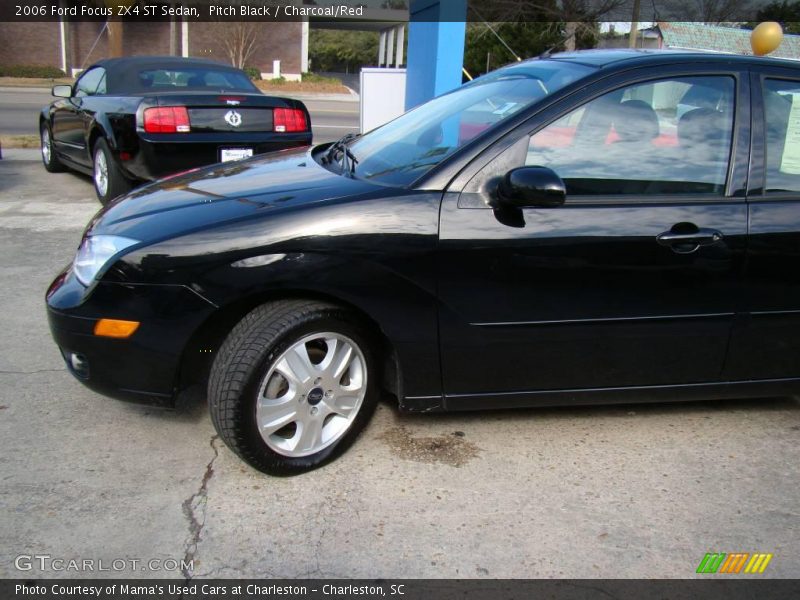 Pitch Black / Charcoal/Red 2006 Ford Focus ZX4 ST Sedan