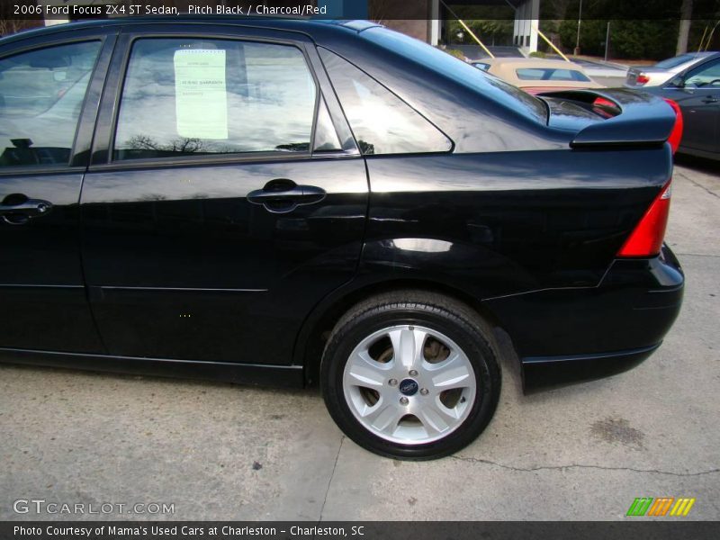 Pitch Black / Charcoal/Red 2006 Ford Focus ZX4 ST Sedan