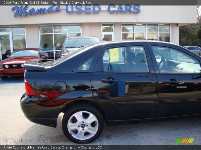 Pitch Black / Charcoal/Red 2006 Ford Focus ZX4 ST Sedan