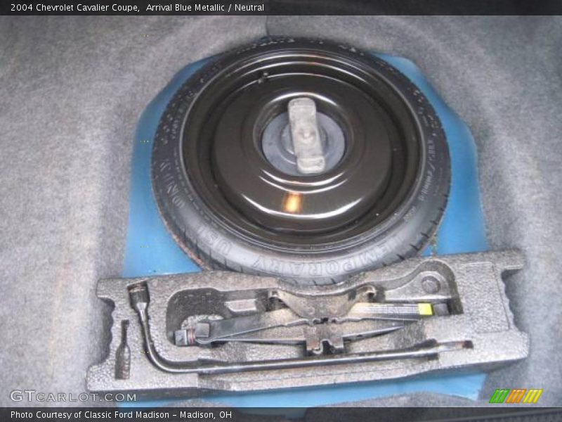 Arrival Blue Metallic / Neutral 2004 Chevrolet Cavalier Coupe