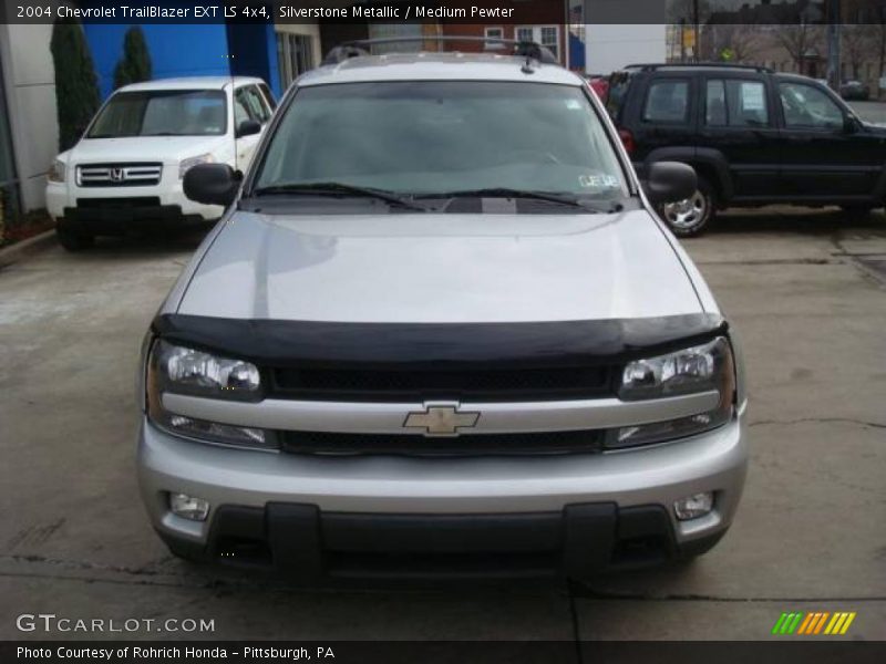 Silverstone Metallic / Medium Pewter 2004 Chevrolet TrailBlazer EXT LS 4x4