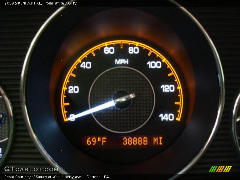 Polar White / Gray 2009 Saturn Aura XE