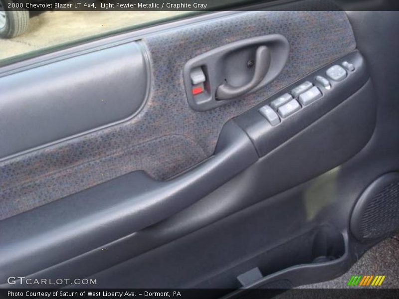 Light Pewter Metallic / Graphite Gray 2000 Chevrolet Blazer LT 4x4