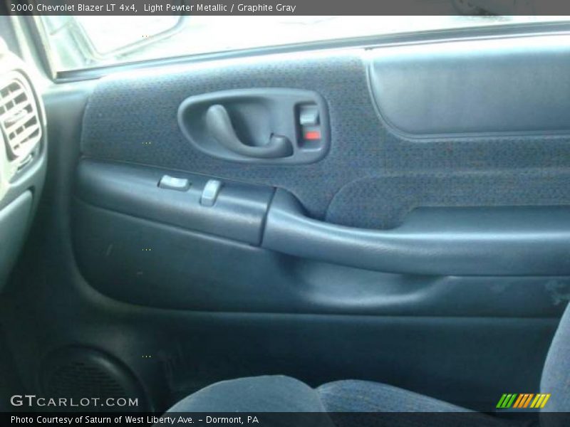 Light Pewter Metallic / Graphite Gray 2000 Chevrolet Blazer LT 4x4