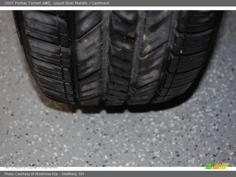 Liquid Silver Metallic / Cashmere 2007 Pontiac Torrent AWD