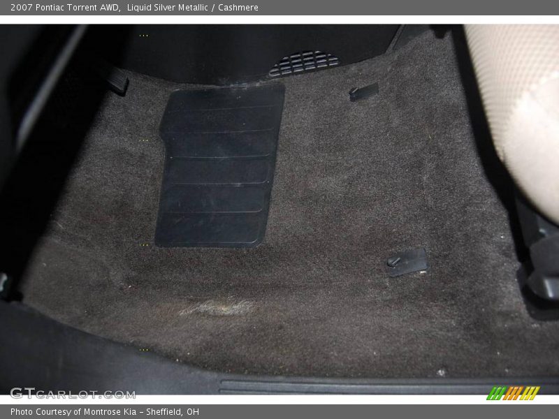 Liquid Silver Metallic / Cashmere 2007 Pontiac Torrent AWD