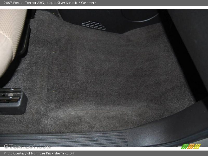 Liquid Silver Metallic / Cashmere 2007 Pontiac Torrent AWD