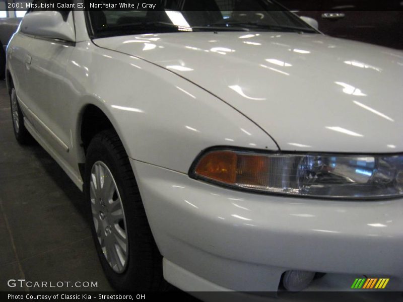 Northstar White / Gray 2001 Mitsubishi Galant ES