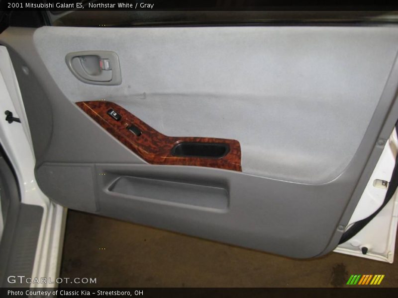 Northstar White / Gray 2001 Mitsubishi Galant ES