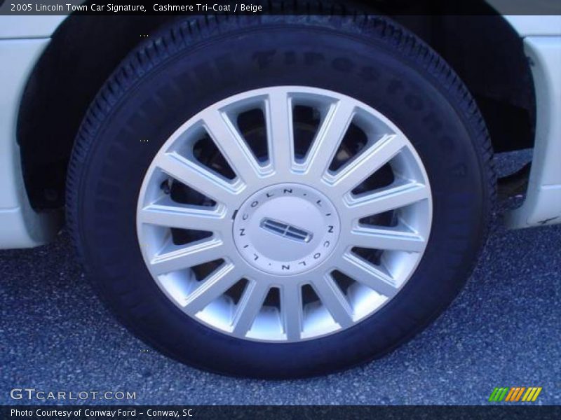 Cashmere Tri-Coat / Beige 2005 Lincoln Town Car Signature