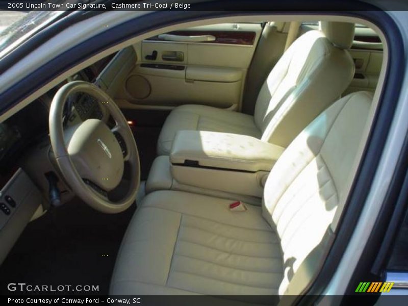 Cashmere Tri-Coat / Beige 2005 Lincoln Town Car Signature