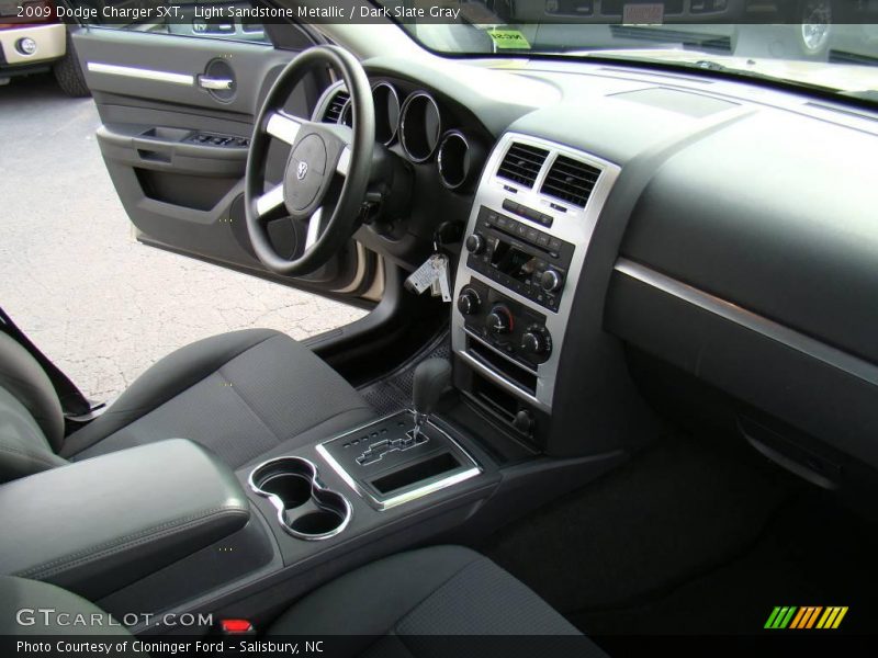 Light Sandstone Metallic / Dark Slate Gray 2009 Dodge Charger SXT